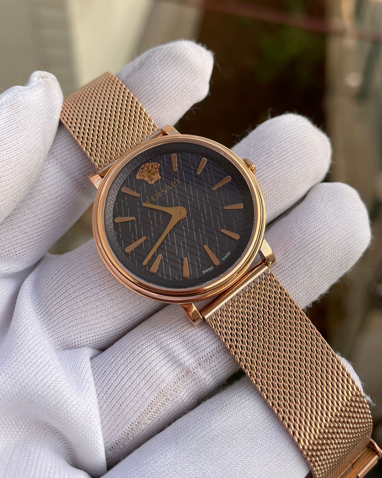 Versace Hasır Kordon Rose Renk Siyah Kadran Bayan Kol Saati L-802